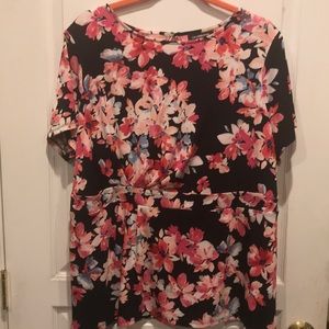 Liz Claiborne Career Floral top size 1X
